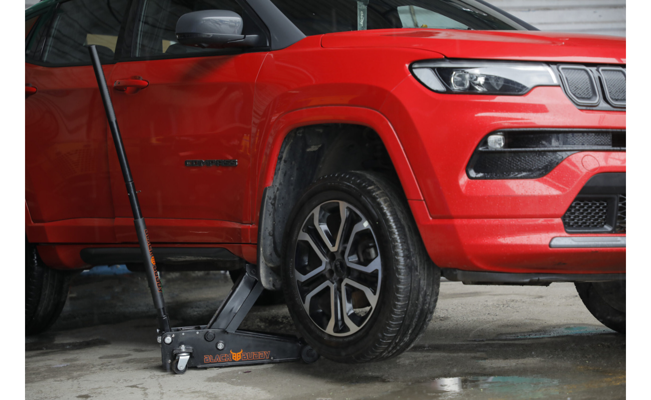 How to Choose the Right Hydraulic Floor Jack for Your Vehicle?