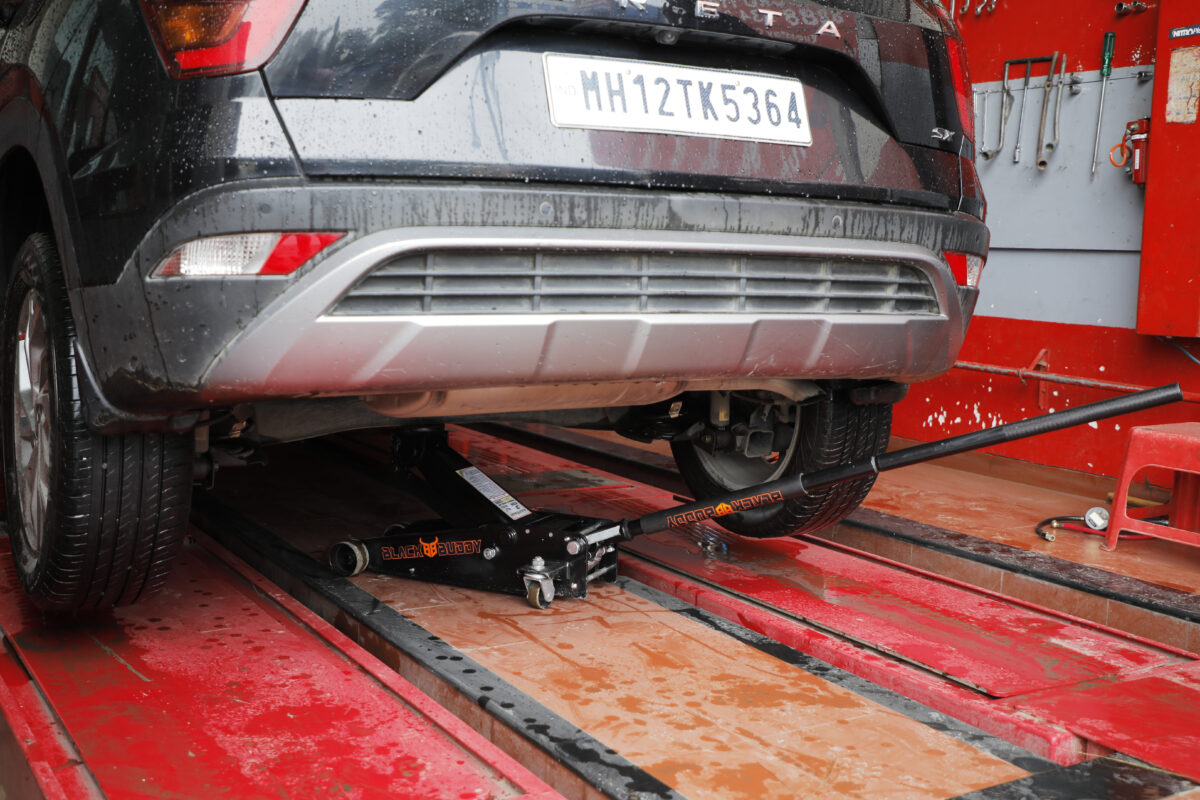 How to Choose the Right Hydraulic Floor Jack for Your Vehicle?